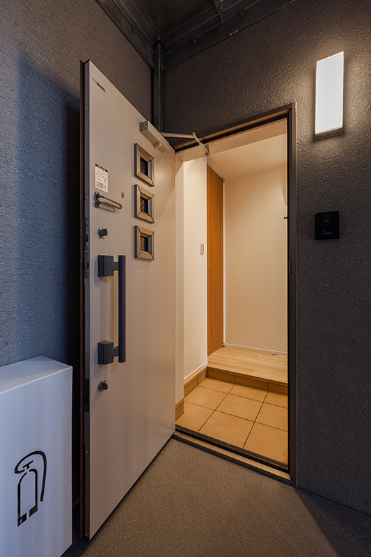 賃貸部分の玄関